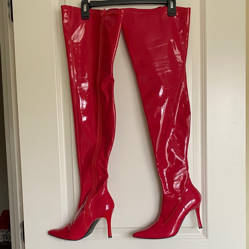 Red thigh high Boots. Just in time for Halloween! fits 7.5 foot. Calves- 13”
